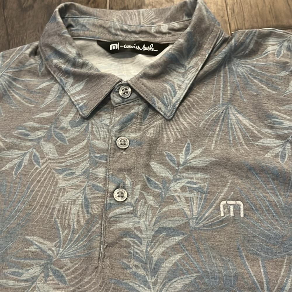 Travis Matthew polo medium